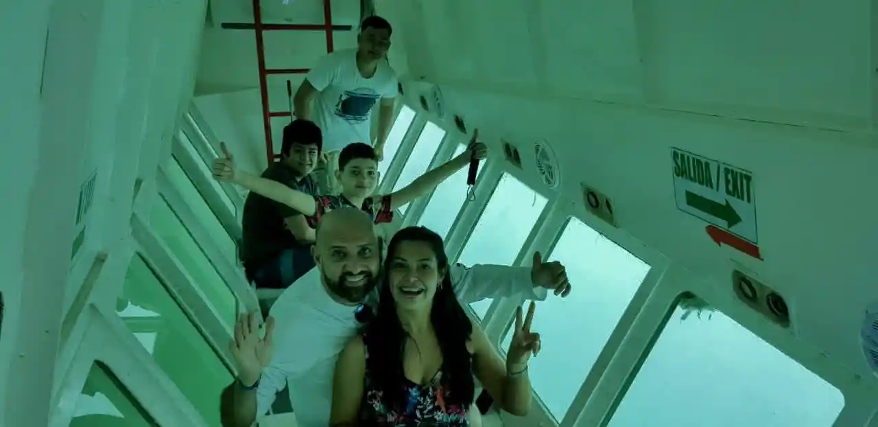Glass bottom Boat - Image 7