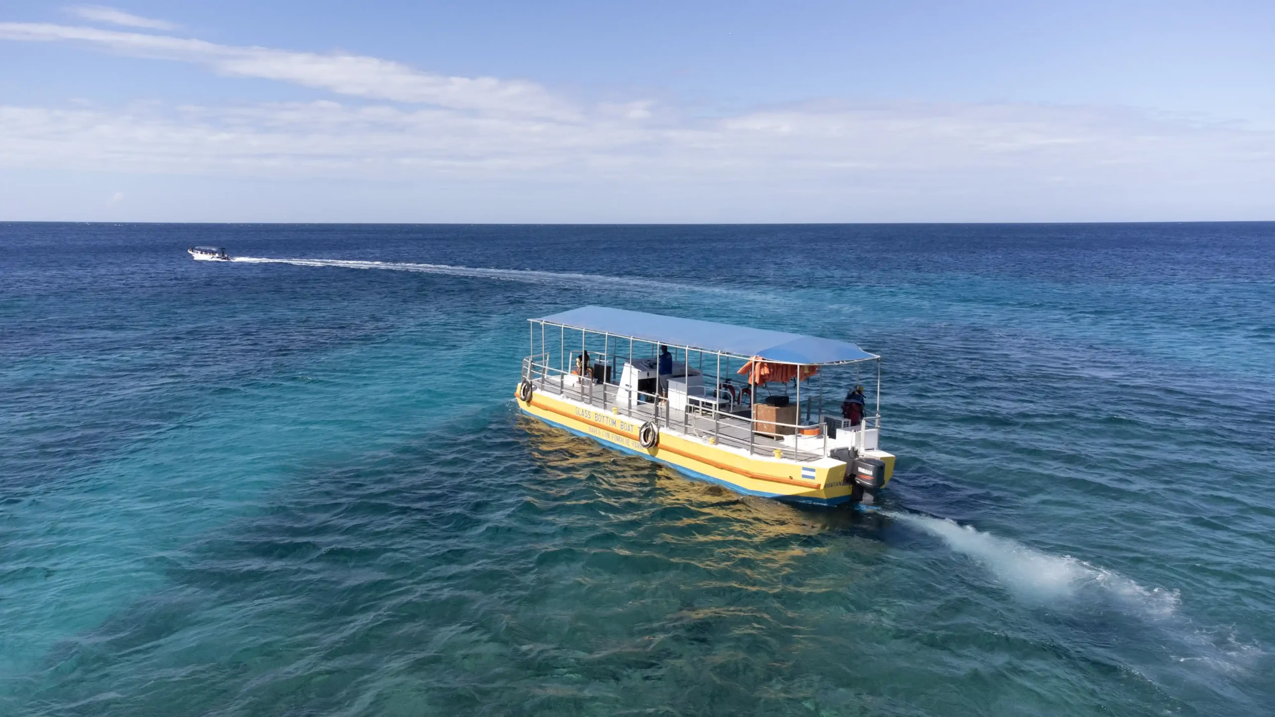 Glass bottom Boat - Image 4