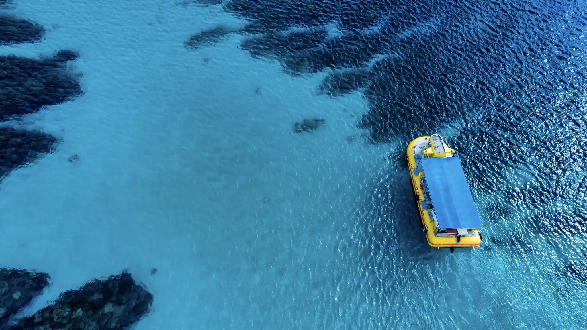 Glass bottom Boat - Image 8